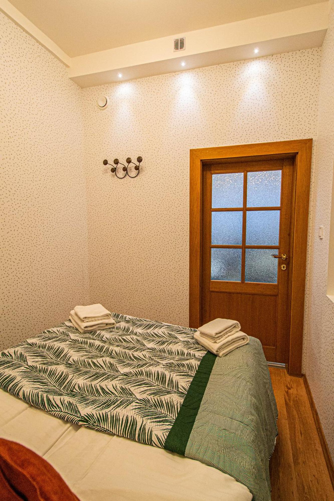 Main Prague Square Apartments Sauna And Fireplace Exterior photo